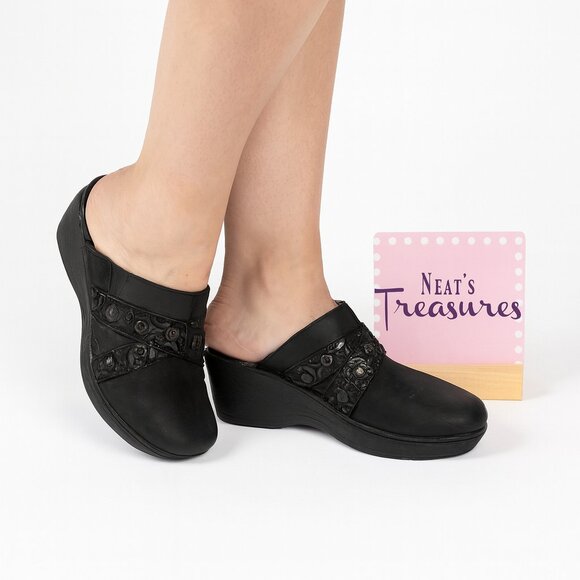 BOC Born Concept Black Leather CCAE16 Studs Buckle Wedge Clogs Mules Sz 9 M - Picture 1 of 10